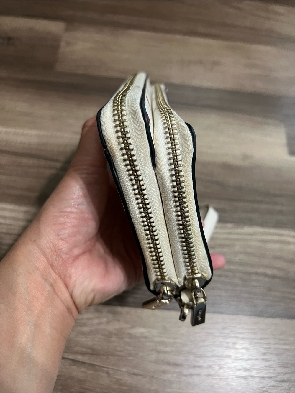 kate spade cream wristlet with red ladybug print - Picture 4 of 11